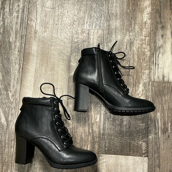 Style & Co Black Lace-Up Heeled Ankle Boots Size 11 - Picture 5 of 12